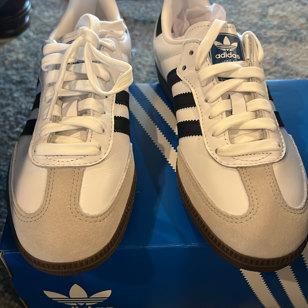 Adidas Samba White and Black Shoes NWT Size 7 Womens - Picture 4 of 6